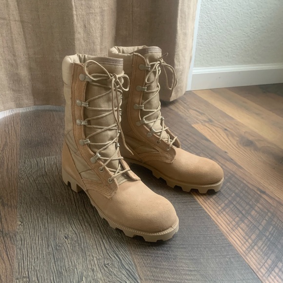 Shoes - Military hot weather boots size 5.5 x-narrow desert boots